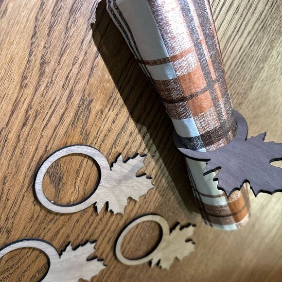 Wooden napkins rings - Picture 3 of 4